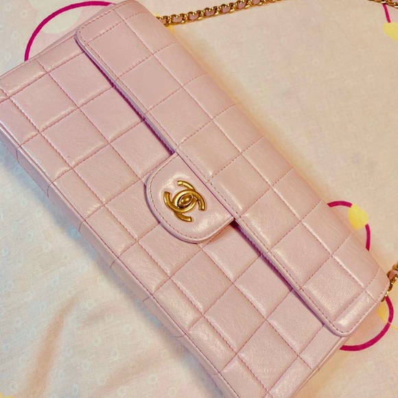 CHANEL Handbags - Vtg Chanel Iridescent Pink Purple ChocolateBar 🍫